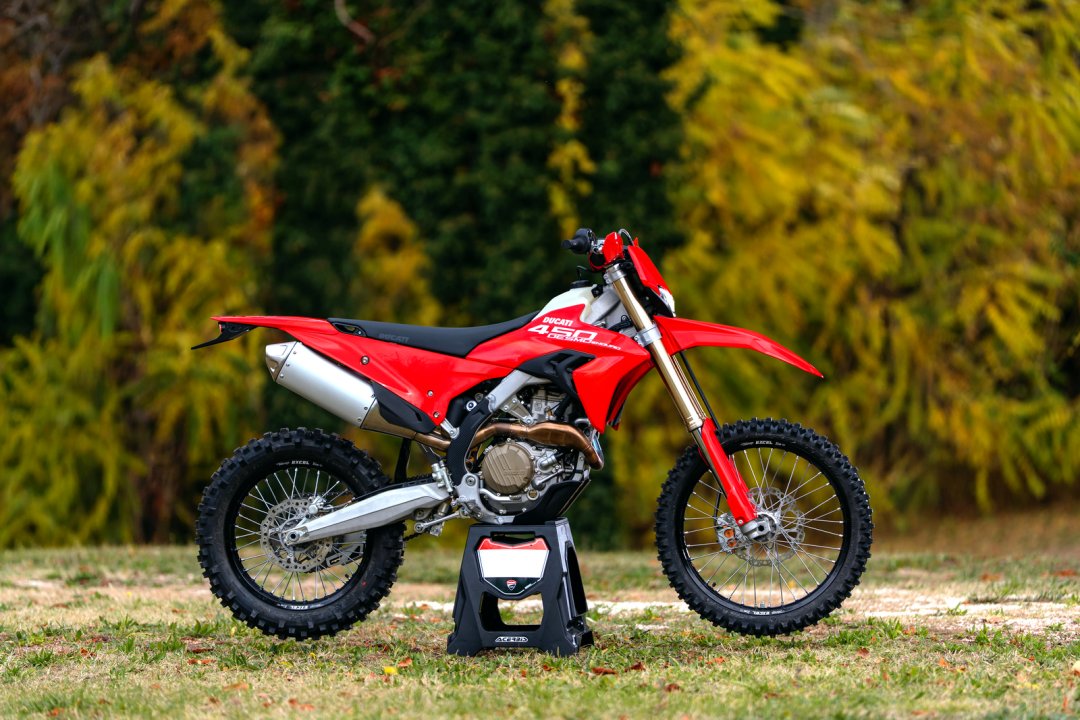 杜卡迪将推出 2026 Desmo450 Enduro 耐力/林道越野赛车