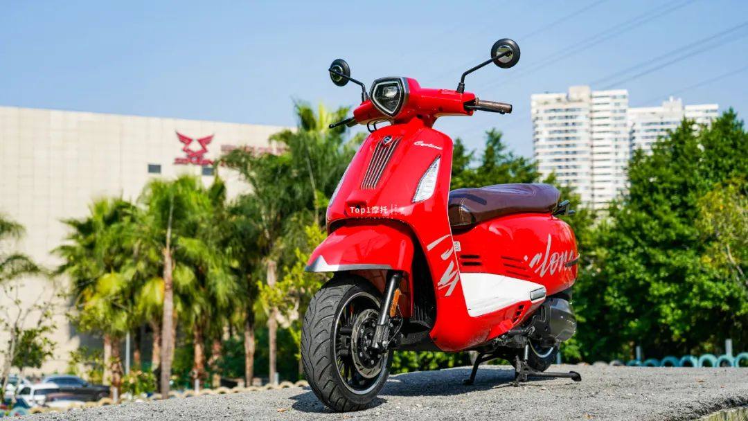 万元级复古踏板新主张，赛科龙RT150E车型详解，能不能后来居上？