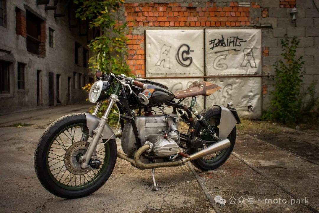 狂野经典!BMW R100/7的极致改装之旅