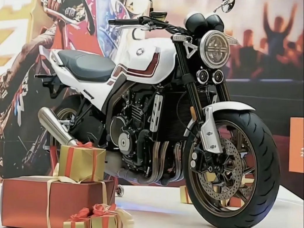 为什么 ZX500F 抄袭 CB400SF 却依旧有那么多人期待？答案很简单！