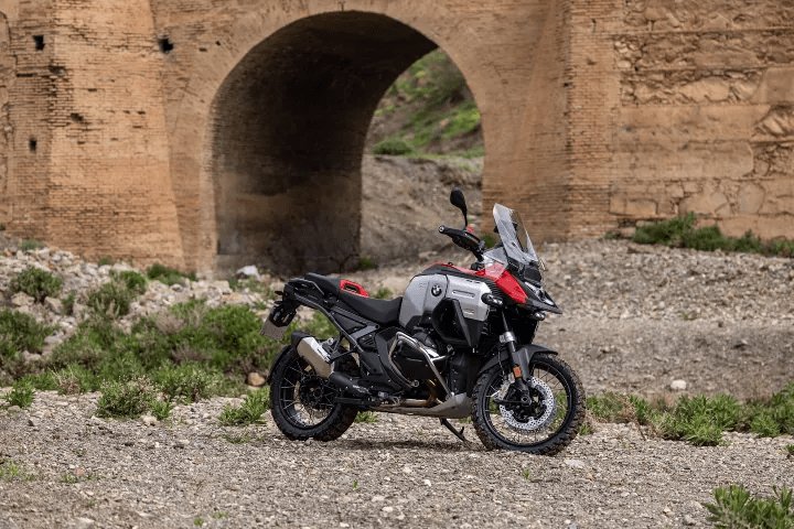 要不改名公路坦克吧？宝马发布全新自动挡GS1300ADV！