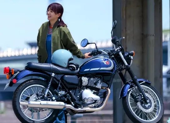 川崎发布2025款W230复古车...