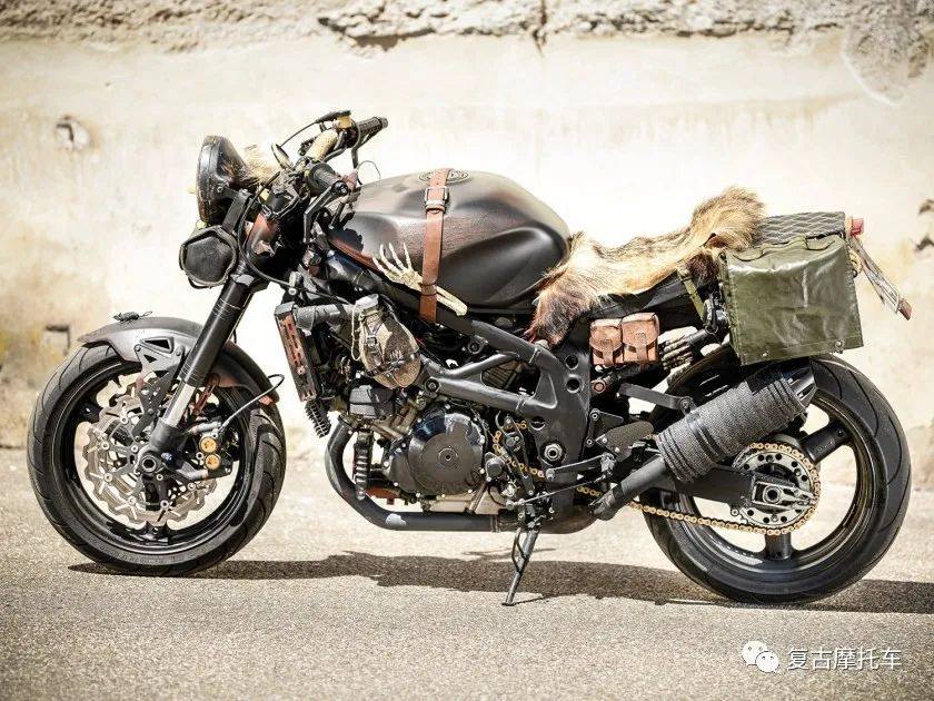一种比较冷门的改装风格 Suzuki TL1000 | 每日一车