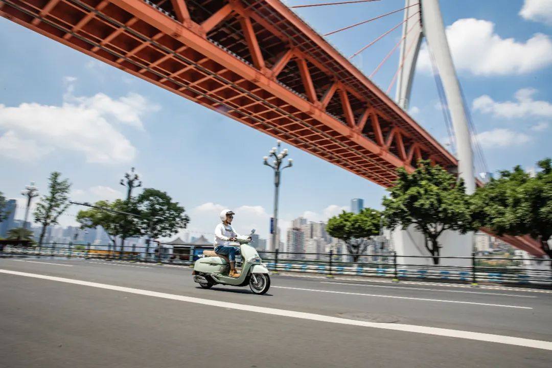 优雅而不失品位——2024款维多利亚Sixties 150Si+/250Si+动态测评