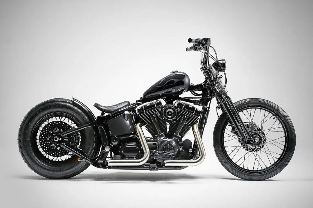 极致低趴!哈雷Softail Deuce的疯狂蜕变