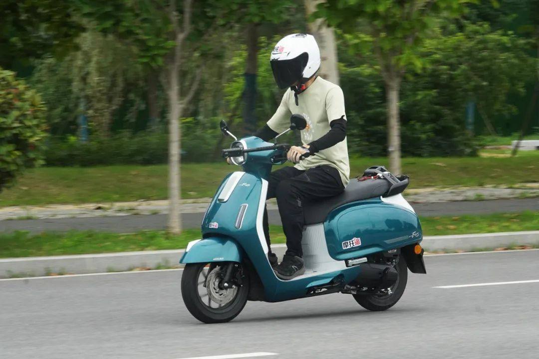 不止于颜值和科技:五羊-本田NW F125动态测评