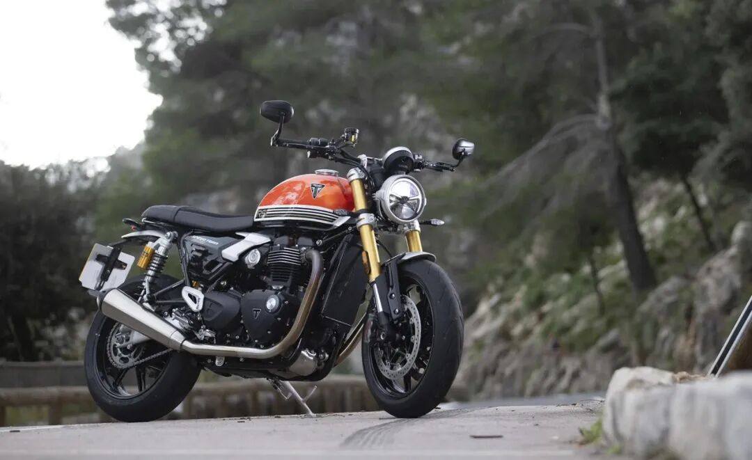 经典变运动?凯旋Speed Twin 1200新车曝光,车架、减震全面升级