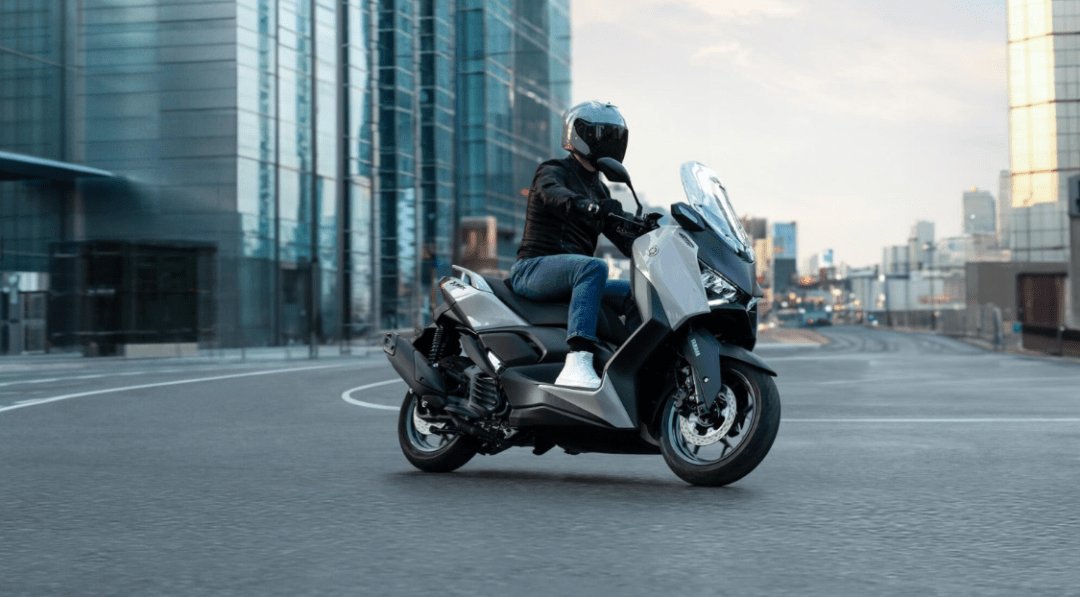 2025 Yamaha XMAX 300的五大卖点和三大缺点