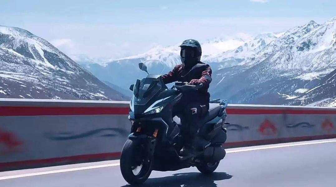 光阳X350,本田350ADV还没来,对手先来。