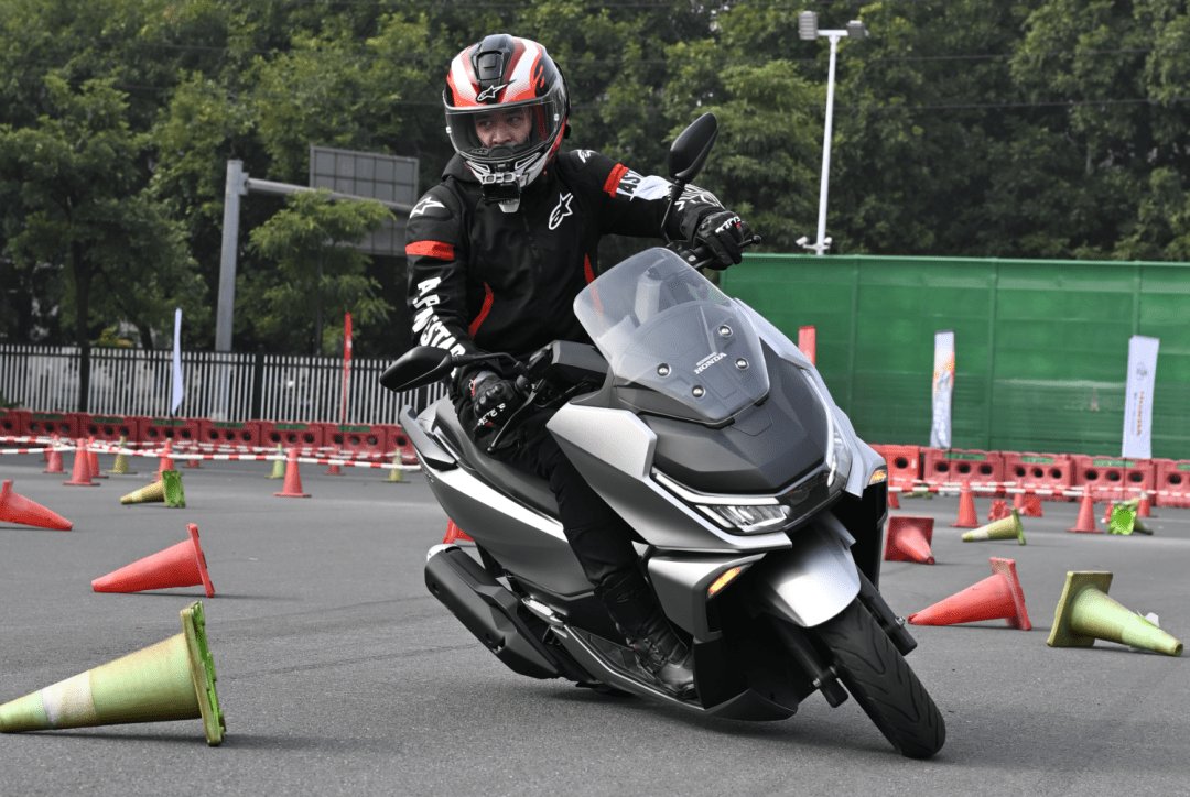 有惊喜的小佛沙,新大洲本田NS150GX实操体验,唯一悬念是价格!