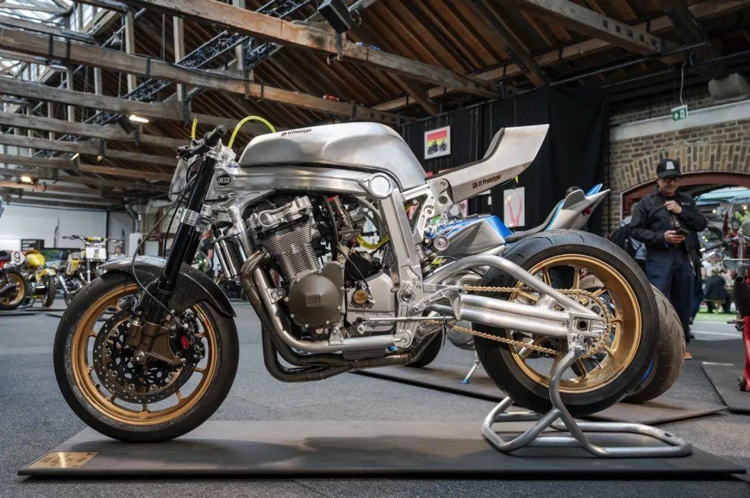 野兽觉醒：Suzuki GSX-R1100