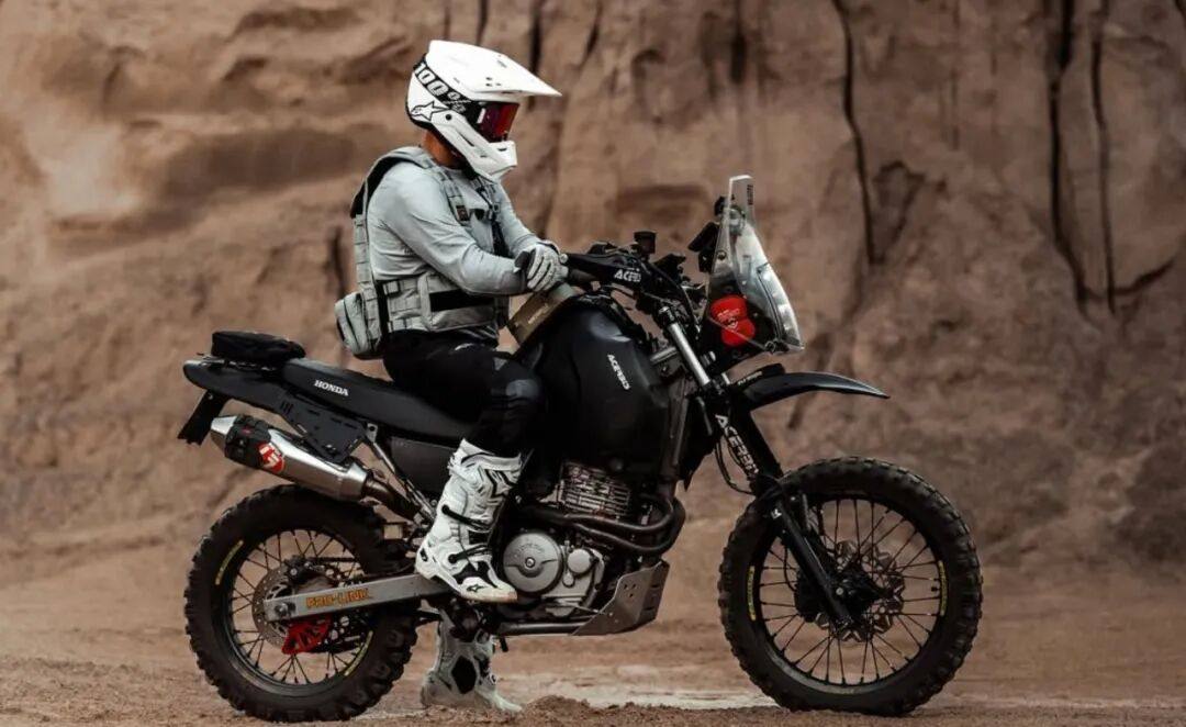 不挂三箱才是真拉力！本田NX650改装