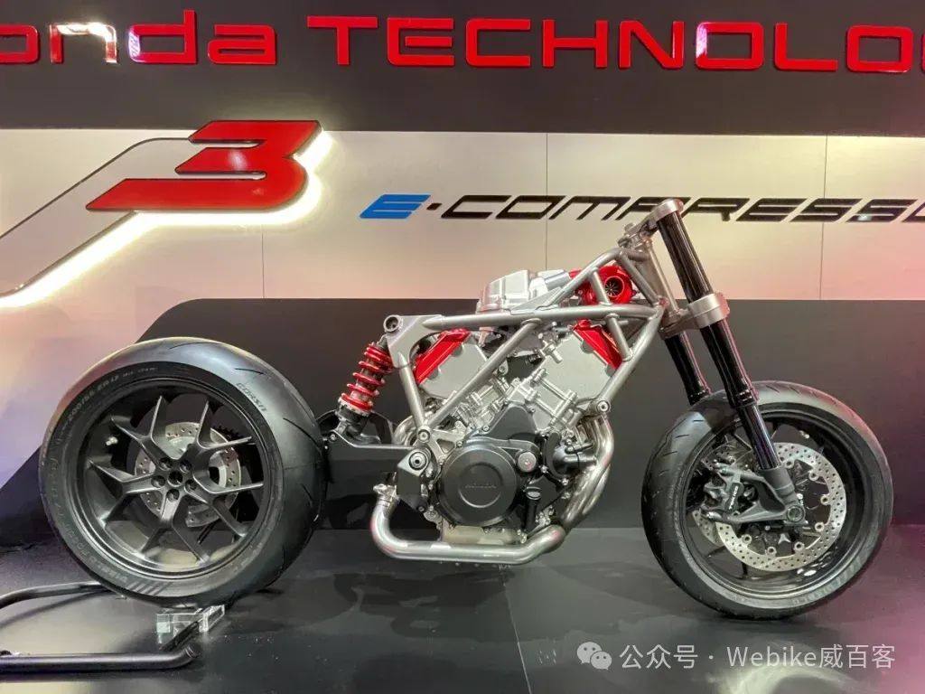 本田V型三缸车款RCV850或将问世！电动增压技术加持