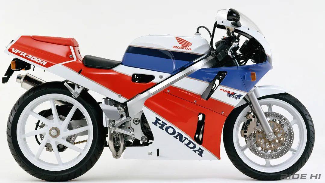 本田 VFR400R (NC30)