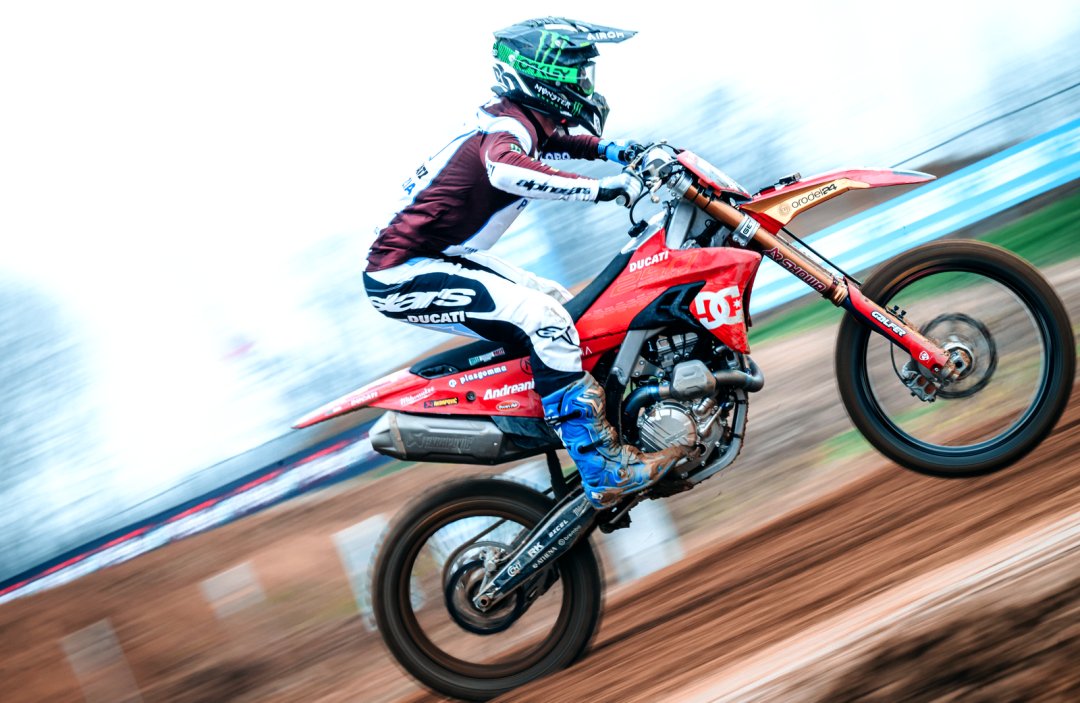 杜卡迪越野赛车 Desmo250 MX 原型工程车首次亮相