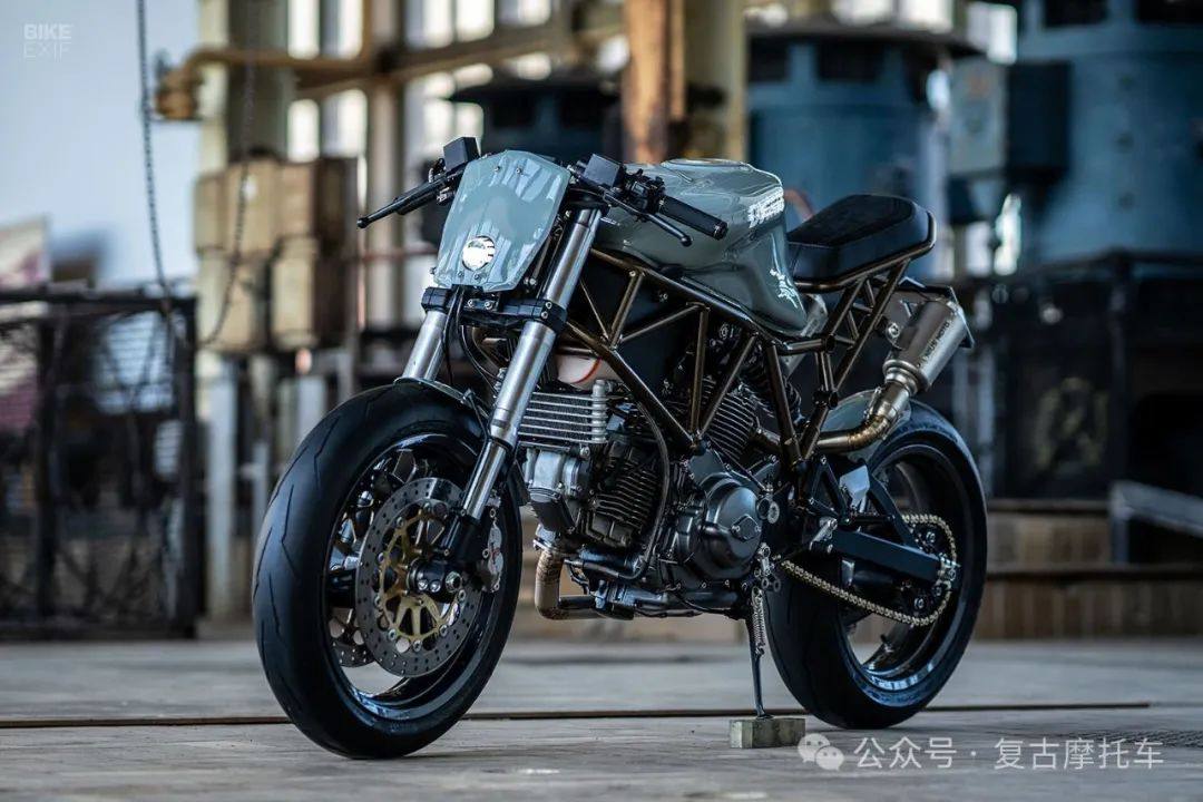 我承认你改的很好,但这个坐垫我是真受不了!DUCATI 750 SS | 每日一车