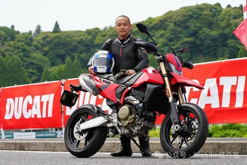 杜卡迪 Hypermotard 698 Mono试驾,带来极致体验的公路猛兽!