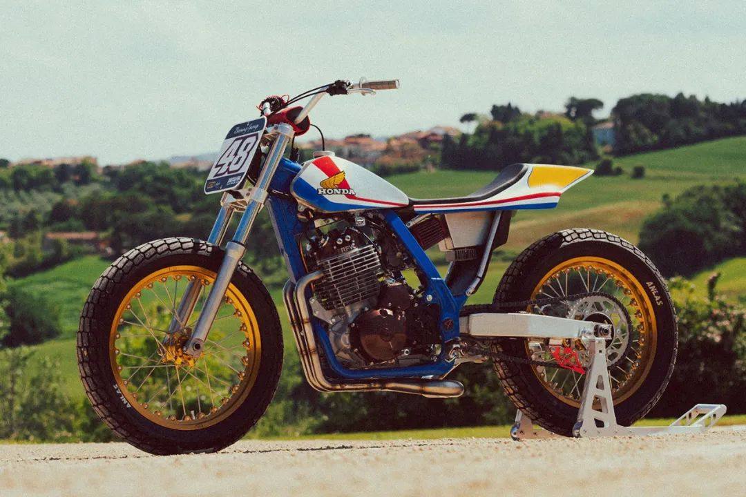 硬核飞起:Honda NX650 Dominator | 每日一车
