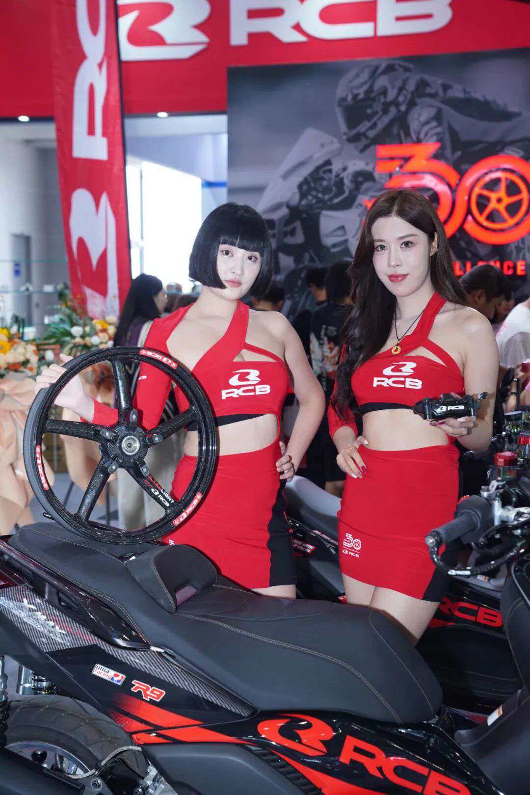 摩博会现场|RCB强势登陆中国,把MotoGP赛道基因装进你的爱车