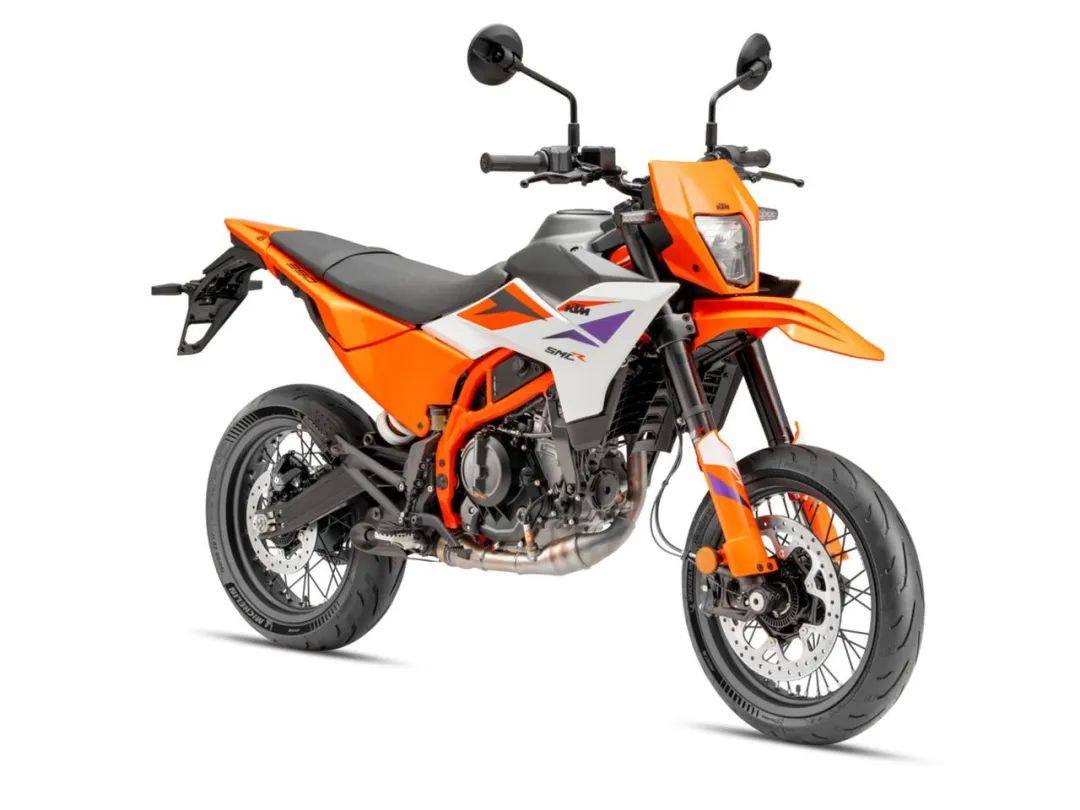 KTM发布新车型390 SMC R,390系列也有滑胎车了