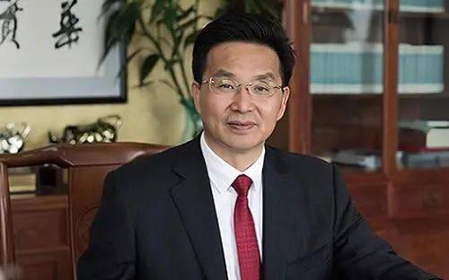右手消息|两会代表建议放宽禁限摩;23988元起英伦复古巡航+1;杜卡迪的中国表弟?低俗车模被行拘;王大陆教唆殴打司机