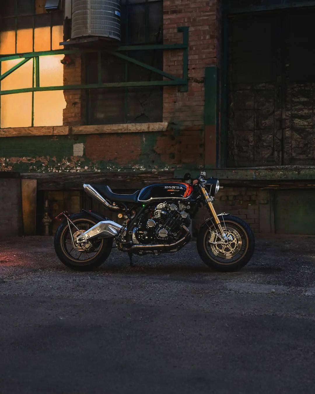 6缸CBX1000改装咖啡