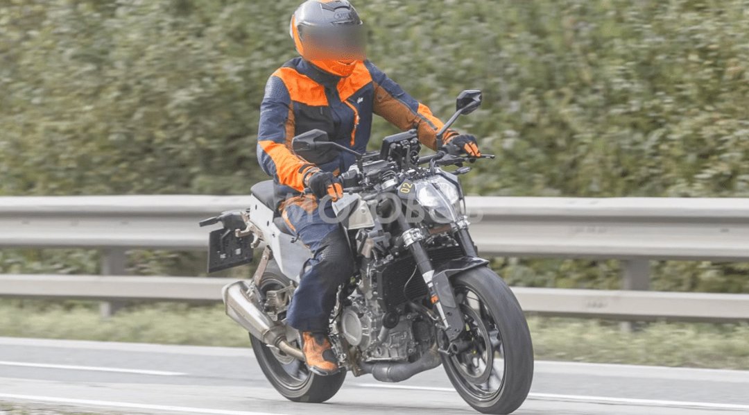 放弃单缸换双缸!KTM 490 Duke 谍照曝光,街车多多益善哈哈