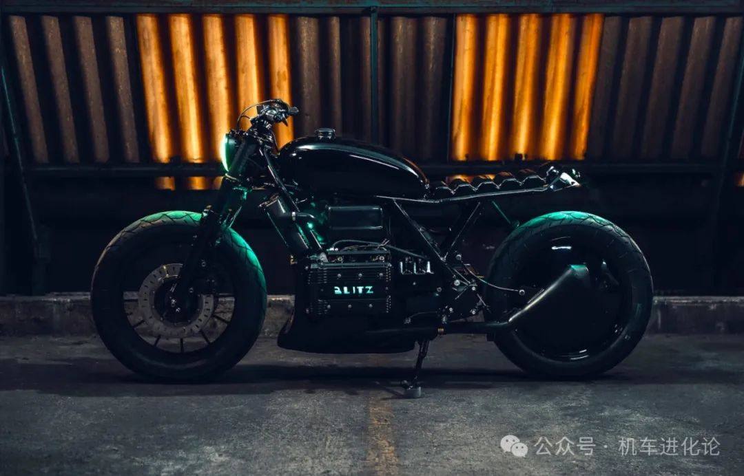 逆天改装!BMW K75变身未来战机!