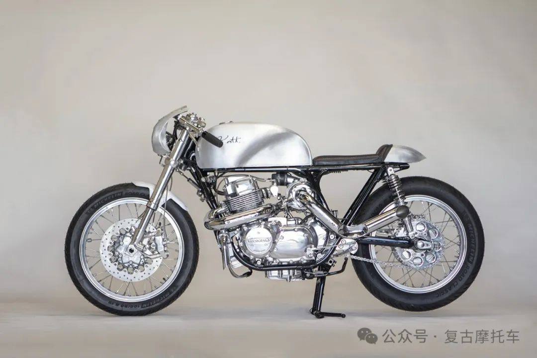 银色彗星 加装了涡轮的Honda CB750 | 每日一车