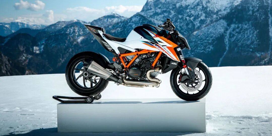 KTM发布1390 Super Duke RR:再减重11公斤!