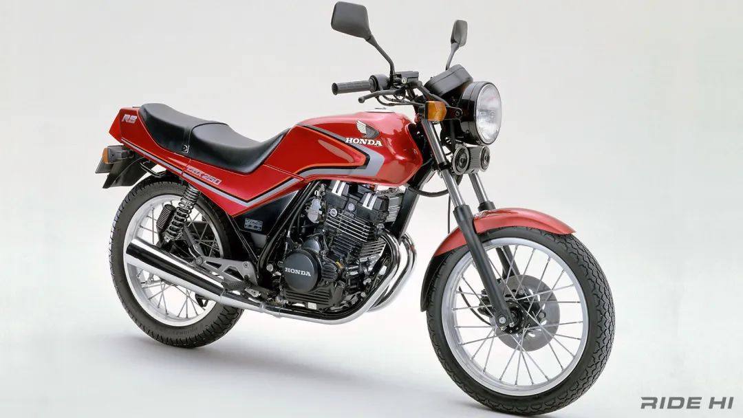 一代经典:本田CBX250RS