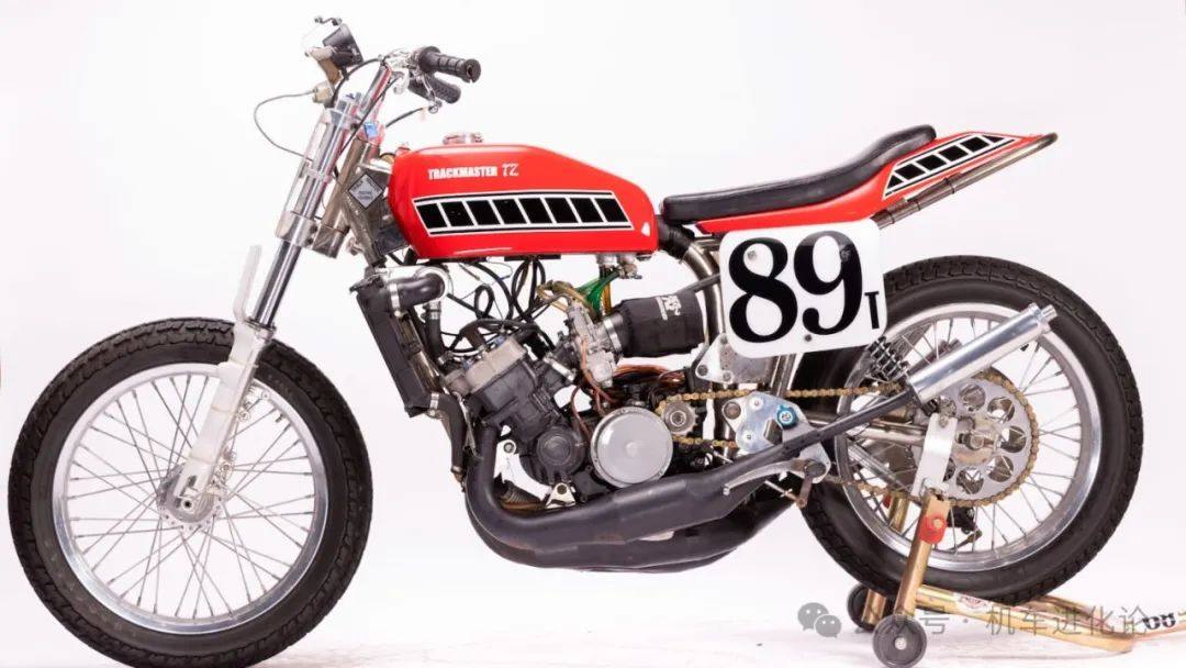 120马力怪兽重生!雅马哈Trackmaster TZ750改装