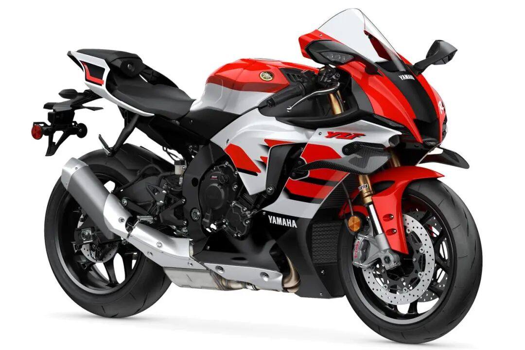 限量200台复古三色涂装超跑,雅马哈发布70周年纪念版YZF-R1