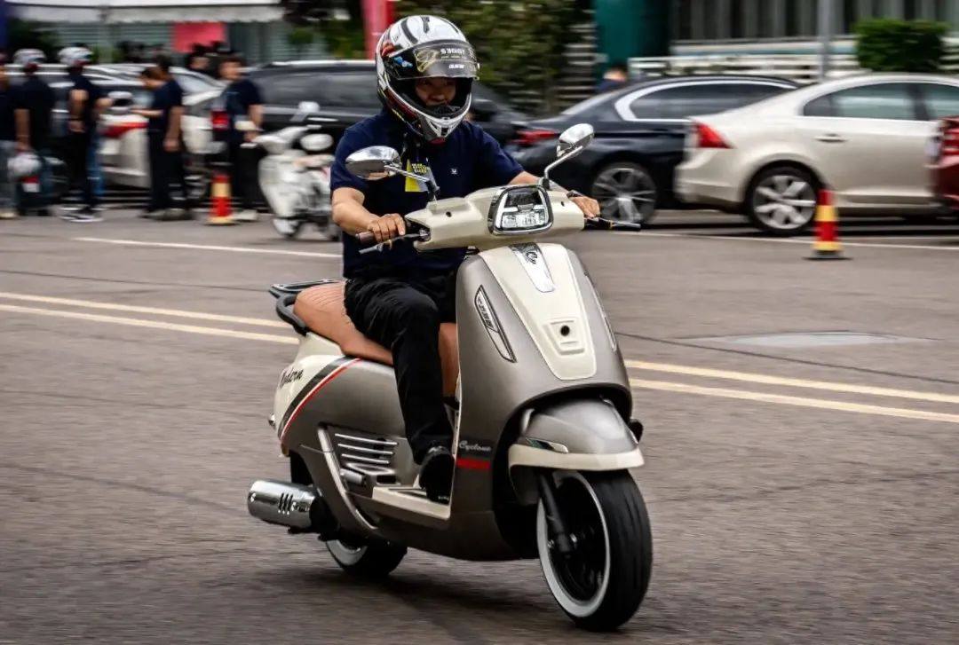 求推荐复古踏板车,预算两万元左右,排量150cc以上发动机要靠谱