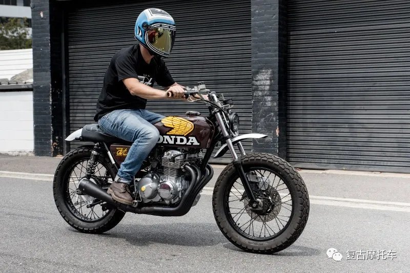 四缸攀爬者:Honda CB400F scrambler
