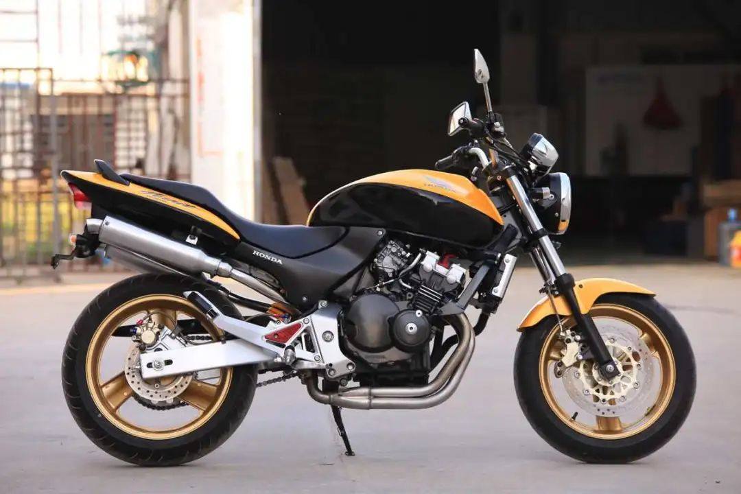 本田CB1000 hornet大黄蜂终于确认,三款黄蜂车型集合完毕