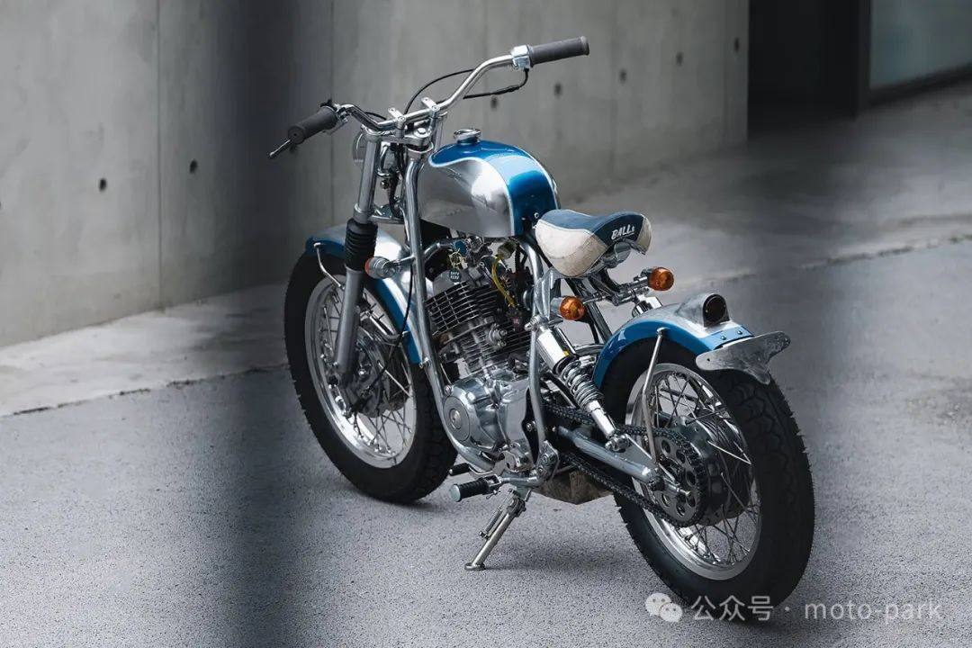 风格独特的“蓝色小鲸鱼”：雅马哈SR150改装车