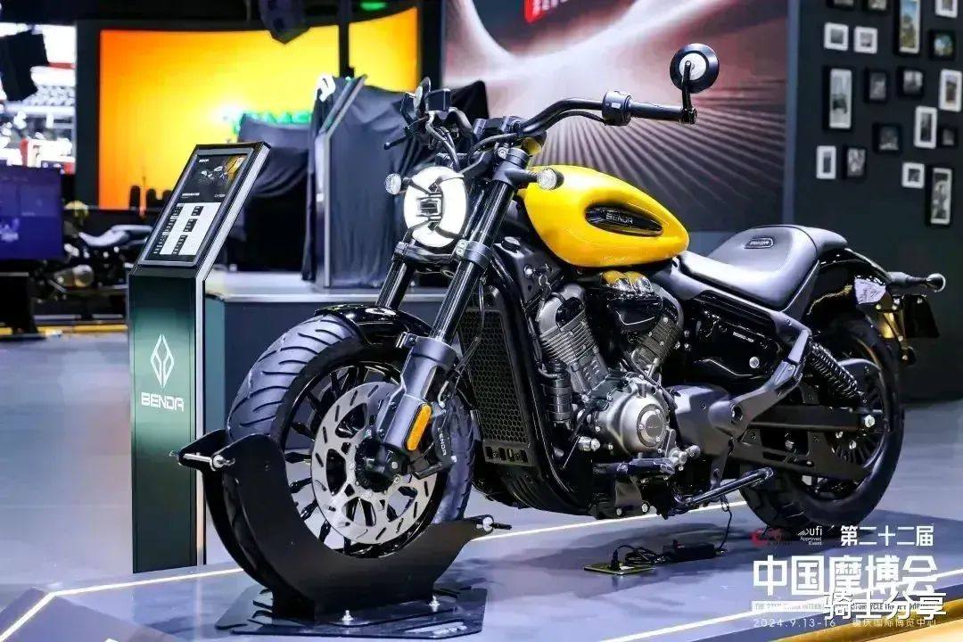 金吉拉350上市在即，预估售价两万元左右，除了颜值还有CVT变速箱