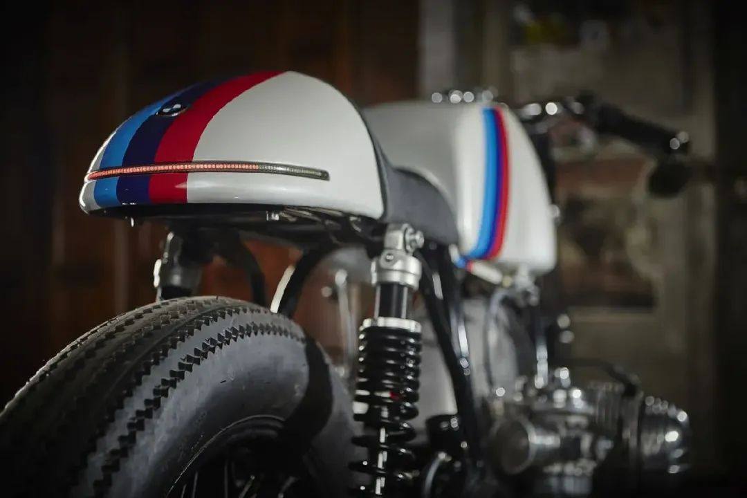 经典与激情的碰撞：BMW R100RT改装M-Power复古赛车风