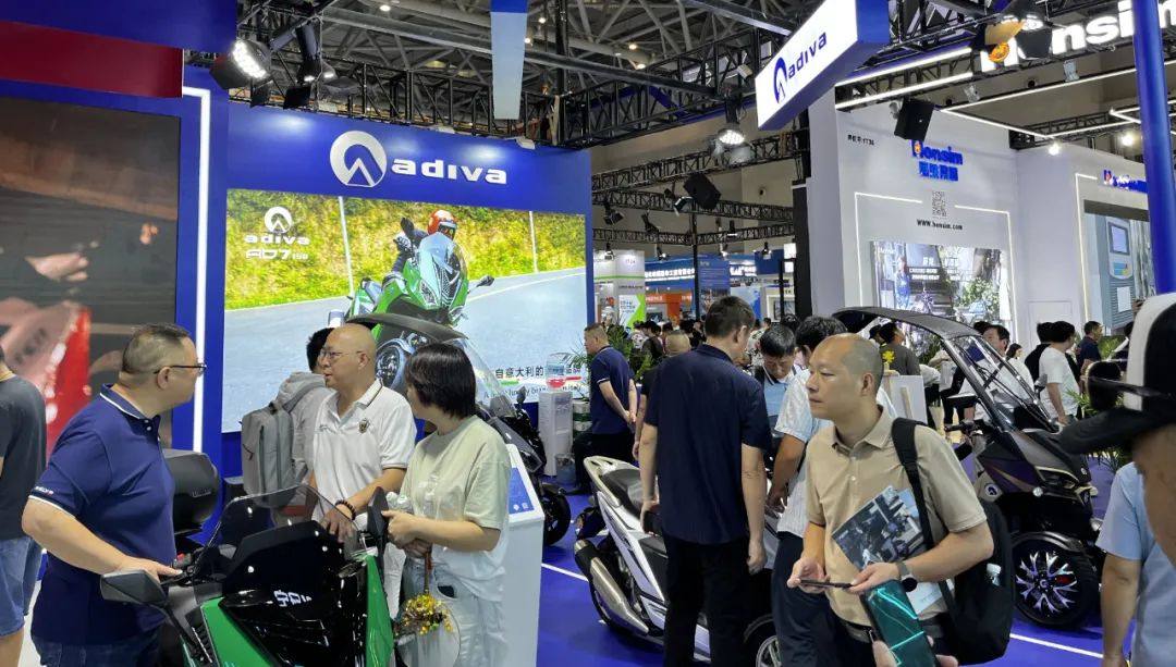 ADIVA携新品AD7 150亮相重庆摩博会,引领未来城市骑行新风尚!