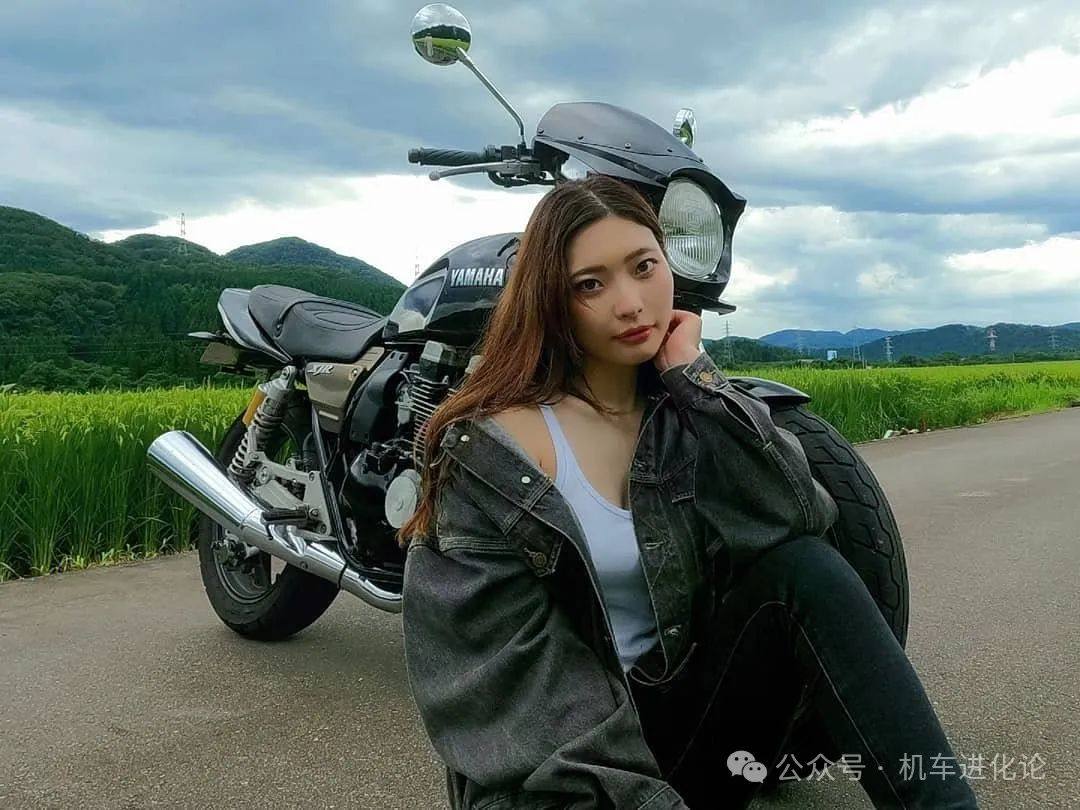 迷人女骑手,复古风潮撩人心弦!
