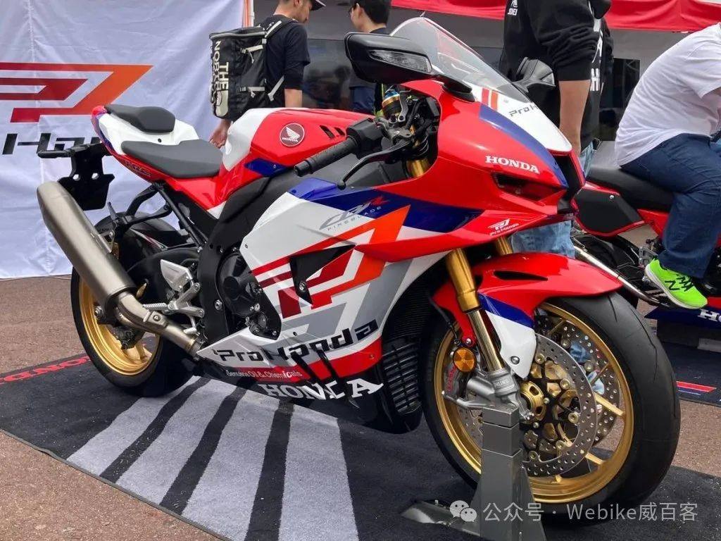 CBR1000RR-R「Pro Honda」特别涂装亮相，会在铃鹿8耐与雅马哈正面对决吗？