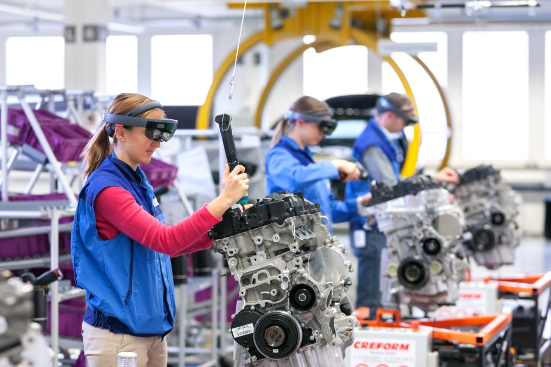 BMW Motorrad 宝马摩托去年交付超过 21 万辆摩托车