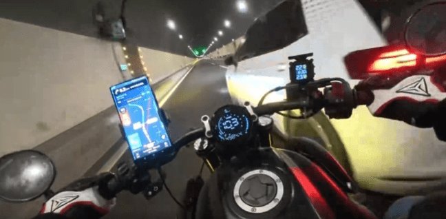四轮隧道“别”摩托遭处罚最终道歉
