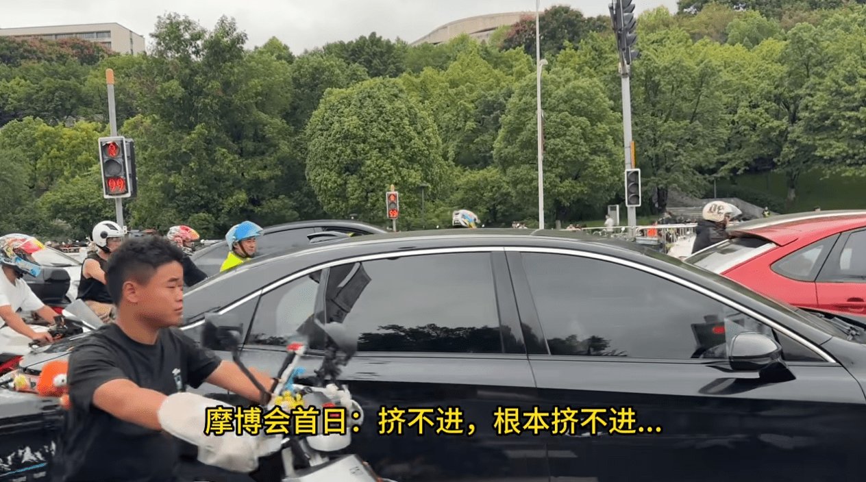 一次逛完摩博会：凯旋放大招！全场尖叫！/ 凯威官宣，高金成为重要制造商 / 摩托莫里尼带着硬核车型和重磅承诺杀回来了！