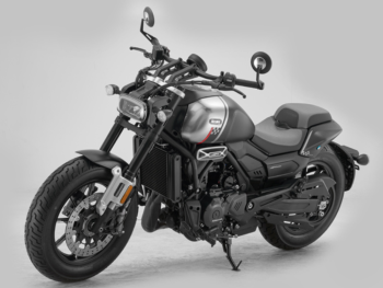 QJMOTOR 闪 550
