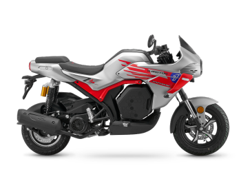 QJMOTOR 小飞侠