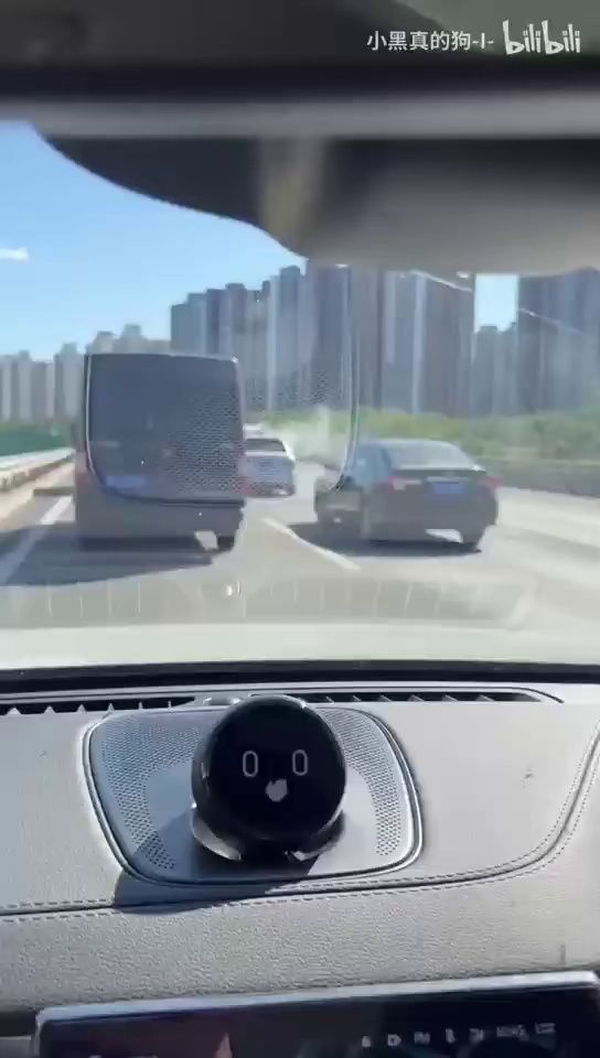 扣鸡的车自燃了？全新车在运输时直接烧起来还是第一次见，等官方说明