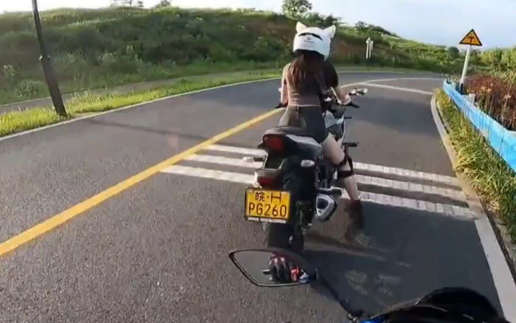 她是怎么敢上路的？