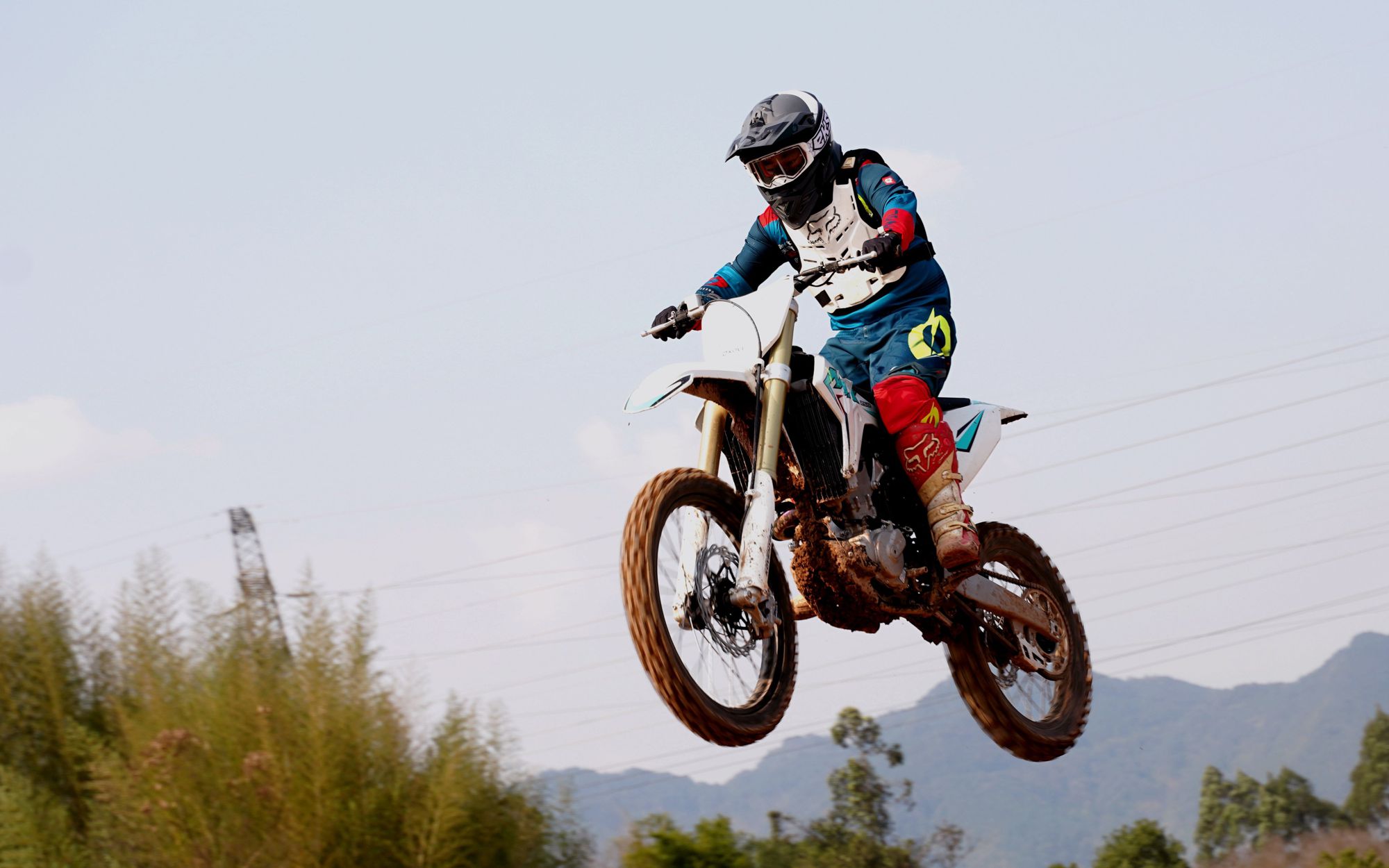 张雪又双叒起飞了|MX250